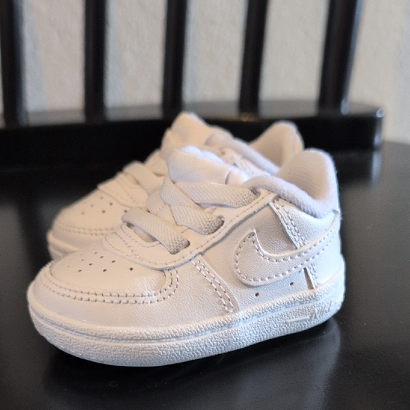 Nike Kids All-White Sneakers - Picture 3 of 13